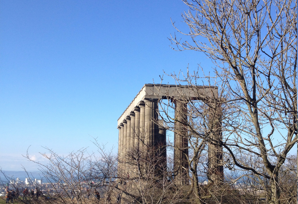 Das National Monument of Scotland in Edinburgh
